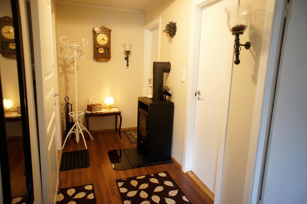 Berge & Laila'S Private Apartment Forde  Bagian luar foto